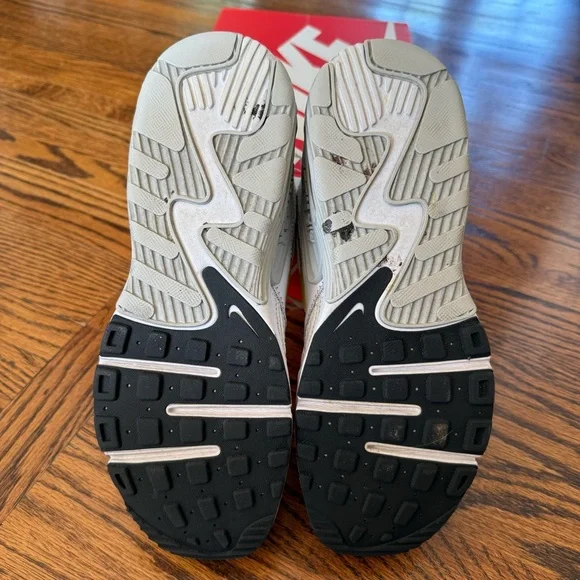 Nike Air Max EXCEE - WHITE/SATURN GOLD-SUMMIT WHITE - women’s 9.5 - Picture 8 of 8